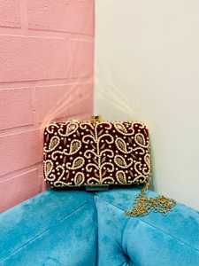 Elegant White Embroidered Floral Clutch Bag With Gold Chain Strap Evening <b>Handbag</b> For Women - Product Image 1