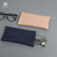Vente en gros Emballage de lunettes en cuir PU Impression personnalisée Logo Pochette en cuir pour lunettes de soleil tressées souples Bon marché Etui & Sac