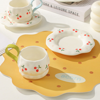 Ensemble tasse et soucoupe à café en porcelaine peinte à la main, haute valeur esthétique, compatible micro-ondes, logo personnalisé, cadeau d'entreprise