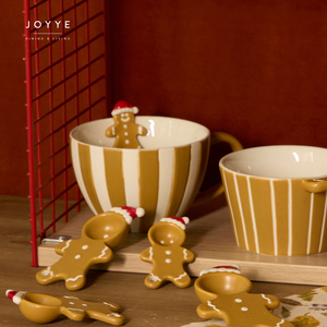 Tasse à café en céramique JOYYE originale, en forme de bonhomme en pain d'épices gaufré et à rayures jaunes gingembre - Product Image 5