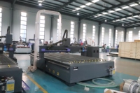 Machine de gravure et de découpe CNC 2030 2000x3000mm polyvalente pour le bois, le métal et l'acrylique