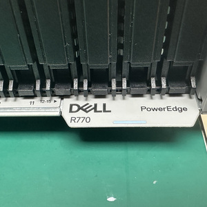 Serveur en rack 2U Dell PowerEdge R770 OEM 8Sff/16Sff*<span class=keywords><strong>2</strong></span>.5 pouces avec processeurs Intel Xeon 8558/256 Go de RAM/480 Go de SSD/alimentation 1100 W - Product Image 4