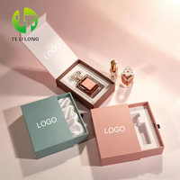 Boîte d'emballage cadeau de luxe rigide magnétique personnalisée, écologique, portable, réutilisable, avec impression UV dorée et doublure en éponge pour cosmétiques