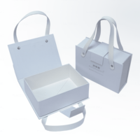 Boîtes d'emballage magnétiques en carton rigide personnalisées de luxe avec logo, matériaux recyclés, doublure en éponge pour robe de femme, sac à main, mariage