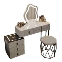 Coiffeuse en bois massif moderne et minimaliste pour chambre à coucher, avec tiroirs de rangement intégrés, miroir en forme de nuage et fonction maquillage sans fil