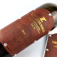 Étiquette en cuir de luxe pour bouteille Étiquettes en cuir exquises avec autocollants Étiquette en cuir gaufré de haute qualité autocollante