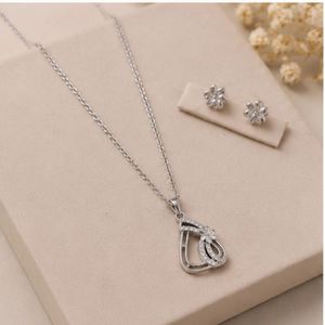 Ensemble collier pendentif et boucles d'oreilles en argent 925, ensemble de bijoux floraux élégants pour femmes, pendentif en argent sterling - Product Image 4