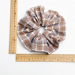 ยางรัด<span class=keywords><strong>ผม</strong></span>ลายสก็อต<span class=keywords><strong>ย้อน</strong></span><span class=keywords><strong>ยุค</strong></span>ขนาดใหญ่แบบขายส่ง สไตล์หวาน ผ้าคอตตอนเนื้อนุ่ม สำหรับผู้หญิง - Product Image 6