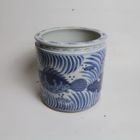 Pot décoratif en porcelaine bleue et blanche, motif peint à la main de poissons et d'algues, pot de fleurs en céramique antique, ornement de décoration pour la maison et le bureau, OEM
