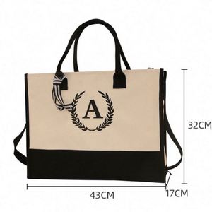 Bolsa de Playa de Lona Personalizada con Iniciales, Bolsa de Yute Monogramada para Mujer - Product Image 3