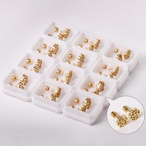 Boucles d'oreilles personnalisables plaquées or 18 carats en forme de rose, à visser, en acier inoxydable, pour femmes et jeunes filles - Product Image 1