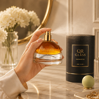 Botol Parfum Mini Bentuk Kerucut Lucu Ukuran Perjalanan Portabel 30ml Botol Semprot Kaca Kabut Halus Tutup Kayu OEM Logo Putih