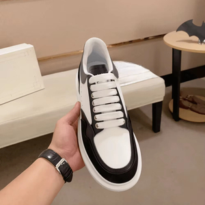 รองเท้าผ้าใบหนังผู้ชายแบบสวมสบายสองสี รุ่น Alexander - Product Image 1