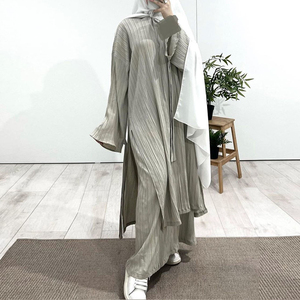 Ensemble coordonné 2 pièces plissé à rayures, vêtements islamiques pour femmes, abaya modeste, tuniques amples fendues sur le côté, jupes oversize, <span class=keywords><strong>Baju</strong></span> <span class=keywords><strong>Kurung</strong></span> - Product Image 3