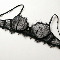 Ensemble de lingerie en dentelle noire avec soutien-gorge demi-bonnet à armatures et culotte string ajourée, personnalisable avec marque privée, pour femmes, vente en gros