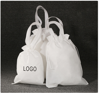 Sac cadeau pliable en polyester personnalisé avec logo sur mesure, réutilisable, non tissé