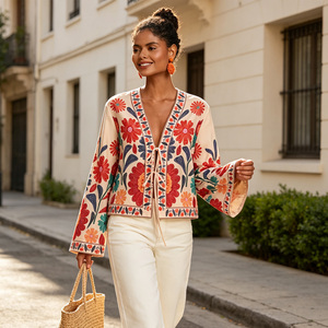 Blusa de Mujer con Mangas Kimono Bordadas con Flores, Cuello en V, Estilo Bohemio, Holgada, de Manga Larga para Primavera/Verano - Product Image 4