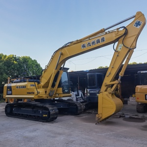 Excavatrice sur chenilles KOMATSU PC220 d'occasion du Japon, équipement de construction d'occasion avec composants essentiels : moteur, pompe, PLC, boîte de vitesses - Product Image 5