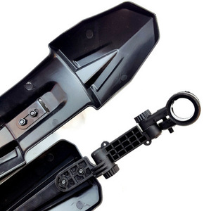 Garde-boue de vélo de montagne 26 pouces en plastique noir à dégagement rapide avec bandes réfléchissantes en stock - Product Image 3