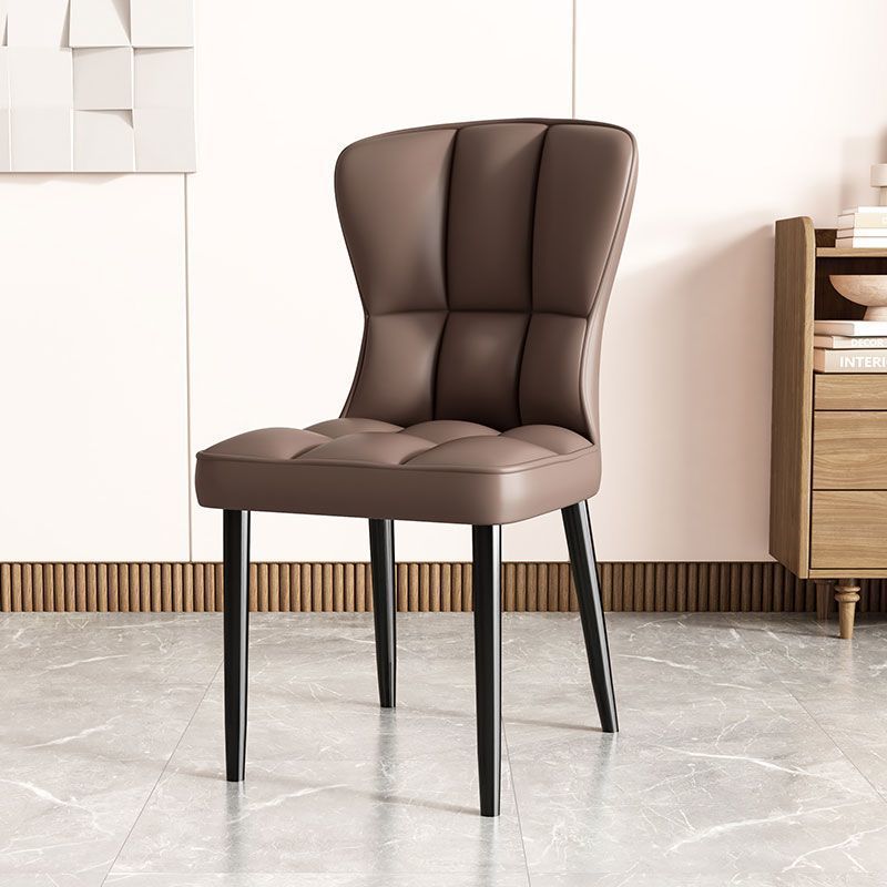Marron avec pieds noirs [Chaise de salle à manger rembourrée]