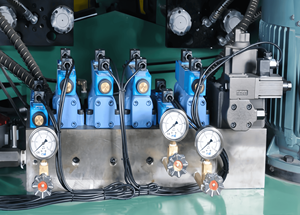 Machine de soufflage par extrusion automatique pour bidons et bouteilles de lotion/shampooing en HDPE/PE de 300-500 ml et 10L-30L - Product Image 6