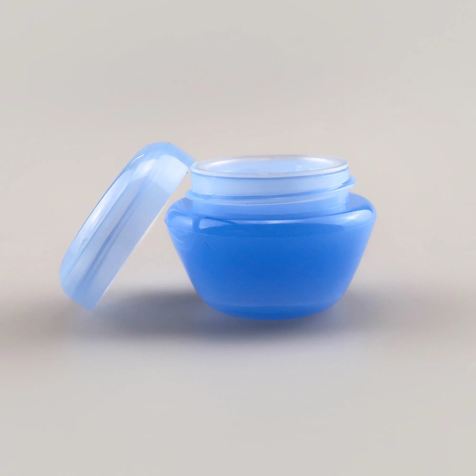 बिक्री पर-5g मशरूम के आकार का ढक्कन के साथ ब्लू पीपी प्लास्टिक छोटे कॉस्मेटिक क्रीम जार होंठ स्क्रब कंटेनर में शेयर