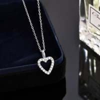 Pendentif Cœur Creux en Argent Sterling 925 Entièrement Sertie de Moissanite pour Femme, Bijou Exquis, Vente en Gros, Meilleures Ventes