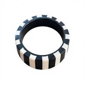 Pulseras de Resina de Lujo de la Mejor Calidad para Mujer, Diseño Floral Curvo, Nueva Moda, Joyería India, Accesorios para Bodas y Navidad - Product Image 1