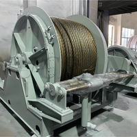 Résistant à l'humidité et à la poussière, bon chantier naval à régulation de vitesse utilisant un treuil électrique 25t 35t 50t pour les travaux de remorquage
