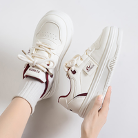 Vente directe d'usine, chaussures blanches décontractées polyvalentes à semelle épaisse, chaussures de sport respirantes confortables pour l'extérieur