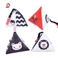 Jouet hochet suspendu en peluche noir et blanc pour bébé personnalisé en usine jouet hochet mignon petit lion avec colle à dents jouet hochet pour bébé