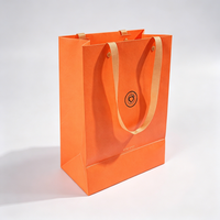 Sac fourre-tout en papier kraft recyclable avec poignées en ruban personnalisables pour emballage cadeau