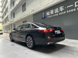 <span class=keywords><strong>Mercedes</strong></span>-Benz Classe <span class=keywords><strong>E</strong></span> d'occasion 2024 <span class=keywords><strong>E</strong></span> 300 L Luxe 258 CV <span class=keywords><strong>Hybride</strong></span> 48V 9AT Propulsion Toit ouvrant panoramique Son Burmester Norme Chine VI - Product Image 6