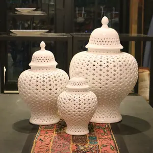 Barattolo di zenzero forato da 3 pezzi con coperchio vaso di zenzero moderno in ceramica bianca scava fuori per la decorazione di nozze della festa dell'ufficio domestico