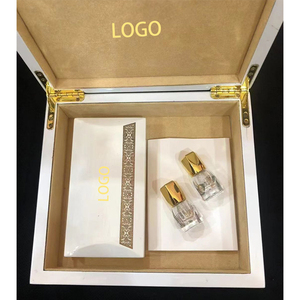 Caja de perfume de madera personalizada directa de fábrica con forro de cuero blanco, logotipo personalizado, empaque de perfume de lujo para hombre y mujer - Product Image 3