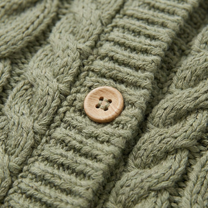Cardigan in <span class=keywords><strong>Maglia</strong></span> a Trecce per Neonati con Bottoni in Legno, Morbido <span class=keywords><strong>Cotone</strong></span> <span class=keywords><strong>Organico</strong></span>, Abbigliamento Autunno/Inverno per Bambini e Neonati - Product Image 4