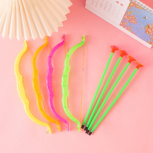Jouet d'arc et de flèches en plastique pour enfants, avec ventouse, pour jeu en intérieur, de 3 à 7 ans, jeu d'archerie unisexe, cadeau - Product Image 2