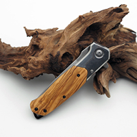 Couteau pliant en acier inoxydable avec manche en bois Couteau de chasse de poche haute dureté avec clip OEM personnalisable