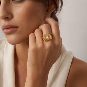 Irregular Hammered Texture Square CZ Signet <b>Ring</b> Pvd 18K Gold Plated Hypoallergenic Stainless Steel Chunky <b>Finger</b> <b>Ring</b> - Product Image 3