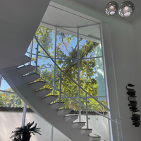 Escalier flottant Prima sans cadre en verre, poutre invisible en acier, marches en bois, escaliers sur mesure pour la rénovation intérieure de la maison