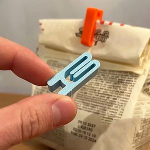 Snack Bag Sealing Clip, Food Bag Packaging Sealing Clip, Lightweight and Durable, Kitchen <b>Small</b> <b>Tools</b> - Product Image 4