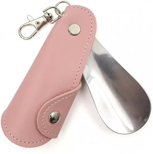 Nouveau Design PU cuir chausse-pied porte-clés roman cadeau paresseux <span class=keywords><strong>chaussure</strong></span> aide Portable cornes <span class=keywords><strong>de</strong></span> <span class=keywords><strong>chaussure</strong></span> pour hommes femmes les enfants âgés - Product Image 5
