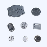 Étiquette métallique personnalisée en alliage de zinc pour vêtements, avec logo de marque gravé et en relief, fabrication OEM ODM