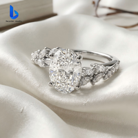 Bague de fiançailles en argent sterling S925 de haute qualité avec pierre centrale ovale et accents latéraux marquise et ronds, sertie de moissanite