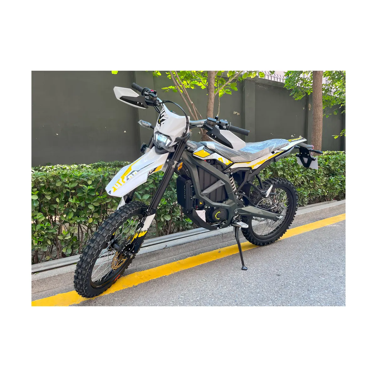 2024 Ultra Be Electric Dirt Bike Sur Ron Ultra B 12.5KW 74V55AH Electric Dirt Bike Racing Motor High Speed