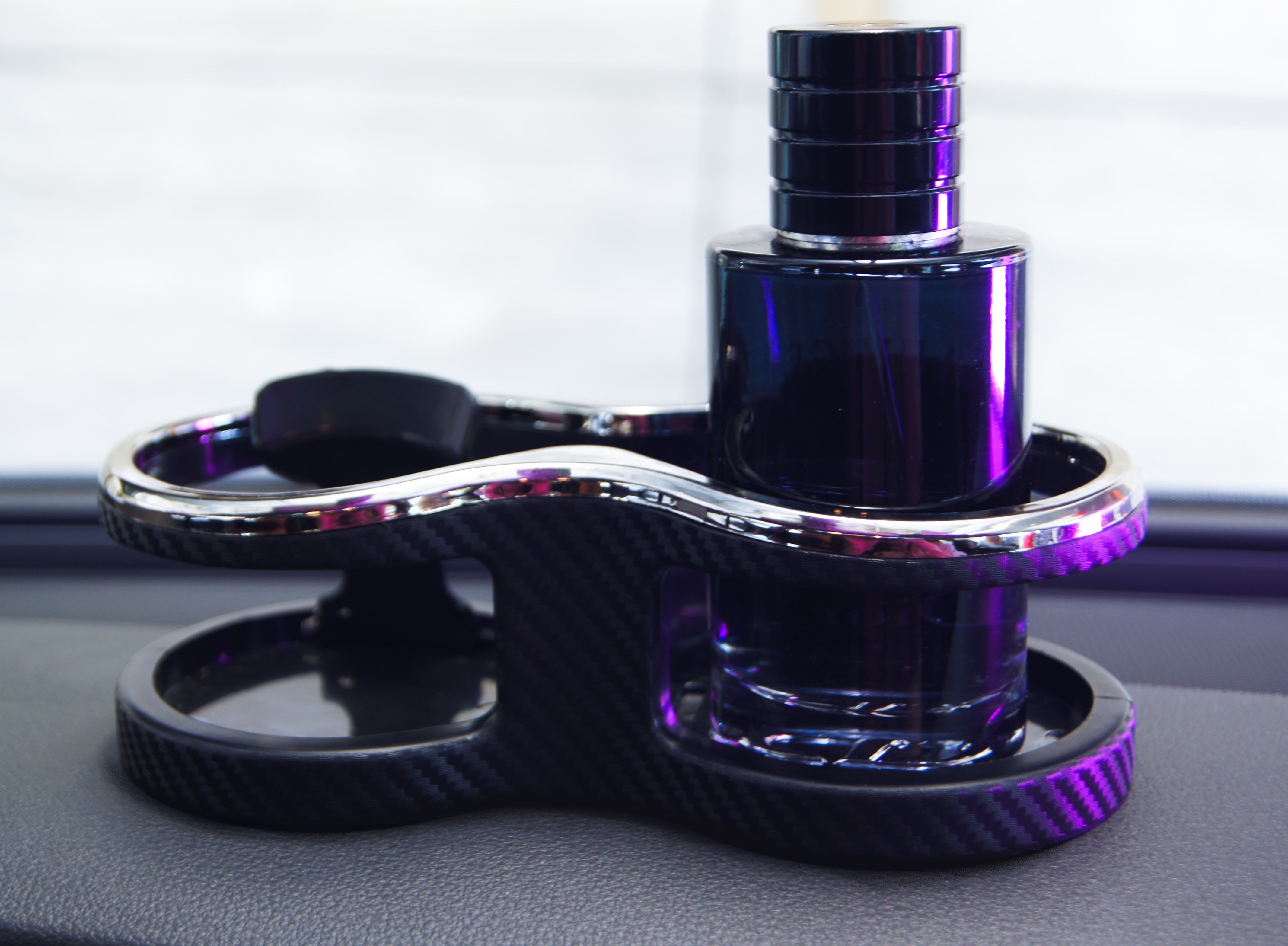 Complete Guide to Car Cup Holders: Universal, BMW E34, Porsche 981 Jaguar XE Models