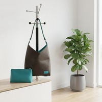 Sac à bandoulière en PVC personnalisé avec fermeture simple et petites pochettes pour usage quotidien
