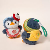 Porte-clés pingouin en peluche, pingouin déguisé avec capuche d'abeille et sac à dos, joli breloque de sac animal, mini pingouin en peluche doux, OEM