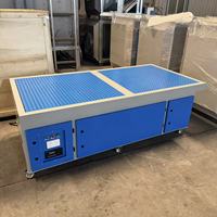 Table de ponçage à aspiration descendante avec filtration à 99,9 % pour le contrôle des particules fines PM2,5 en atelier
