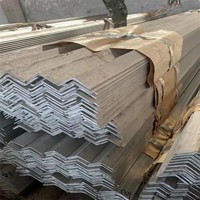 Barre d'angle en acier inoxydable laminé à chaud AISI 304, finition n°1, égal à chaque extrémité, longueur 6 mètres
